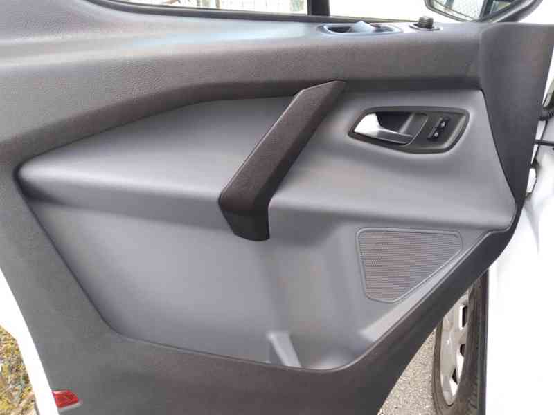 FORD TRANSIT CUSTOM 2.2 TDCI  1.MAJITEL,92kW - foto 35
