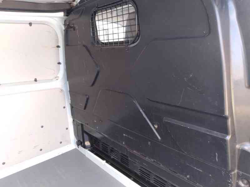 FORD TRANSIT CUSTOM 2.2 TDCI  1.MAJITEL,92kW - foto 14