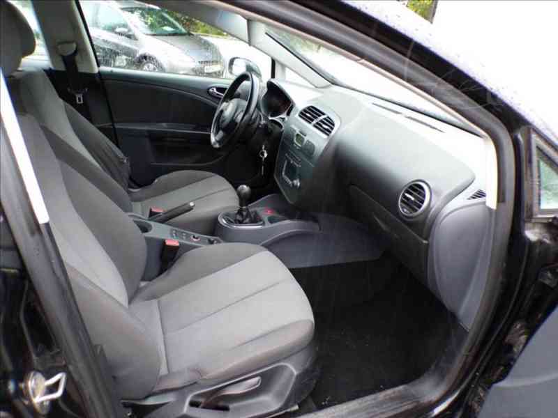 Seat Leon 2,0 FSI 110 kW ,KLIMATIZACE-HNED ODJÍŽDÍTE - foto 13