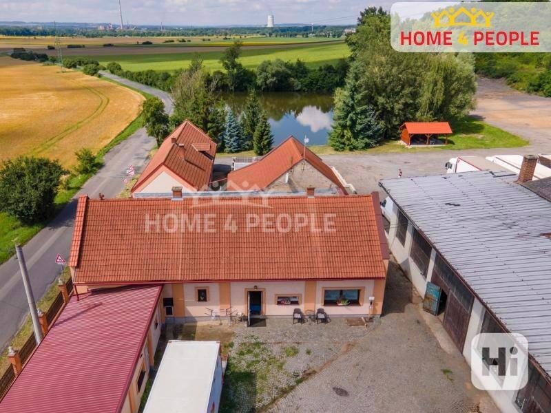 Prodej rodinného domu o třech bytových jednotkách Přívory - Všetaty - foto 2