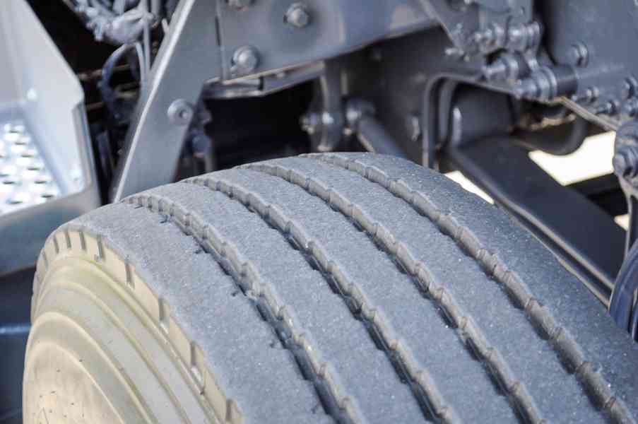 MERCEDES AXOR 1829 / 18T HÁKOVÝ NOSIČ KONTEJNERŮ EU5 - foto 101