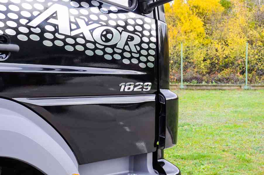 MERCEDES AXOR 1829 / 18T HÁKOVÝ NOSIČ KONTEJNERŮ EU5 - foto 9