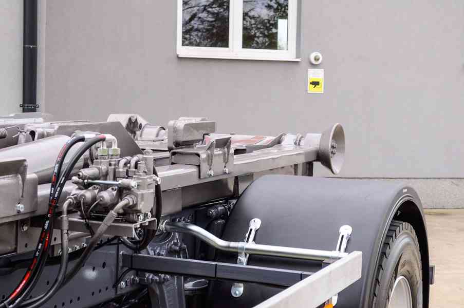 MERCEDES AXOR 1829 / 18T HÁKOVÝ NOSIČ KONTEJNERŮ EU5 - foto 25
