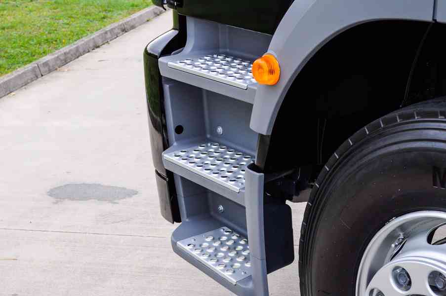 MERCEDES AXOR 1829 / 18T HÁKOVÝ NOSIČ KONTEJNERŮ EU5 - foto 30