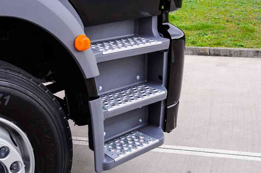 MERCEDES AXOR 1829 / 18T HÁKOVÝ NOSIČ KONTEJNERŮ EU5 - foto 8