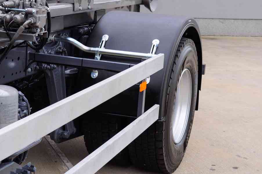 MERCEDES AXOR 1829 / 18T HÁKOVÝ NOSIČ KONTEJNERŮ EU5 - foto 28