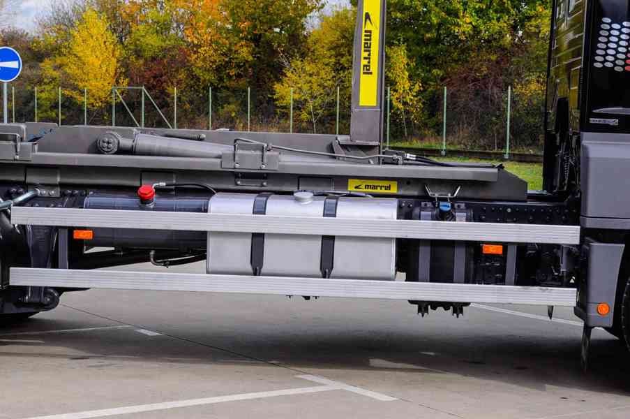 MERCEDES AXOR 1829 / 18T HÁKOVÝ NOSIČ KONTEJNERŮ EU5 - foto 62