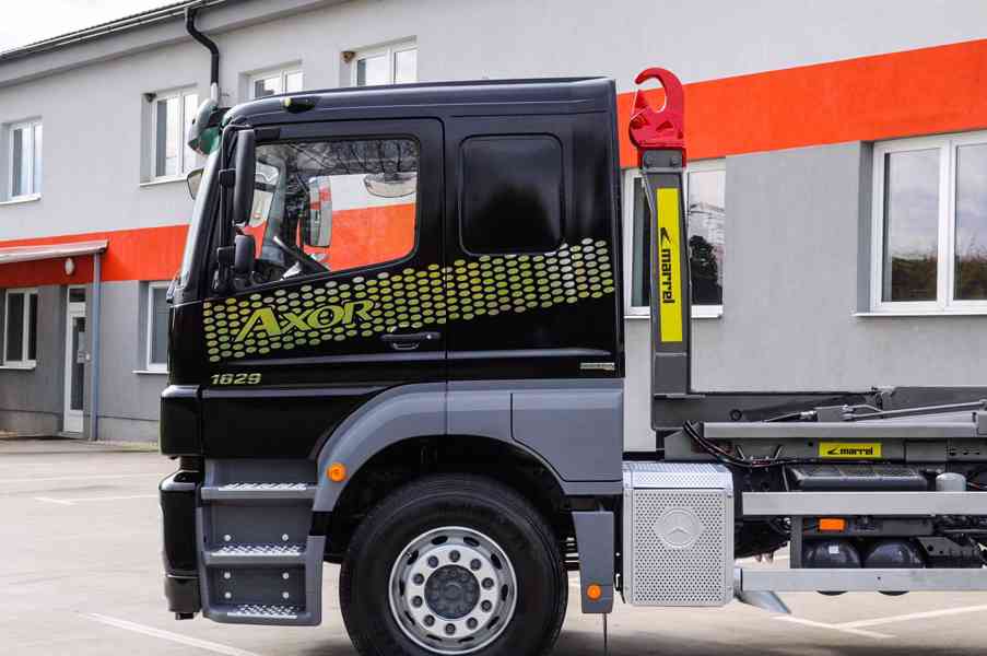 MERCEDES AXOR 1829 / 18T HÁKOVÝ NOSIČ KONTEJNERŮ EU5 - foto 65
