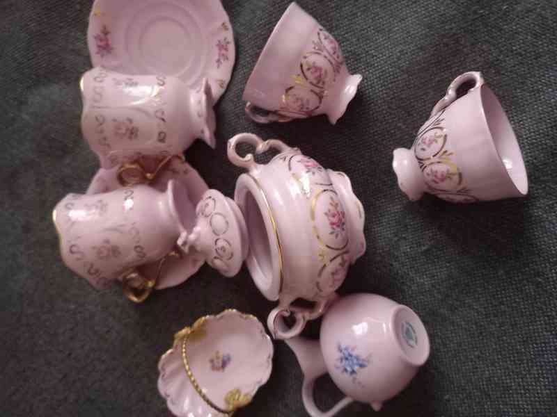  Prodám sbírku růžového porcelánu, pro upřesnění sděluji ,že - foto 2