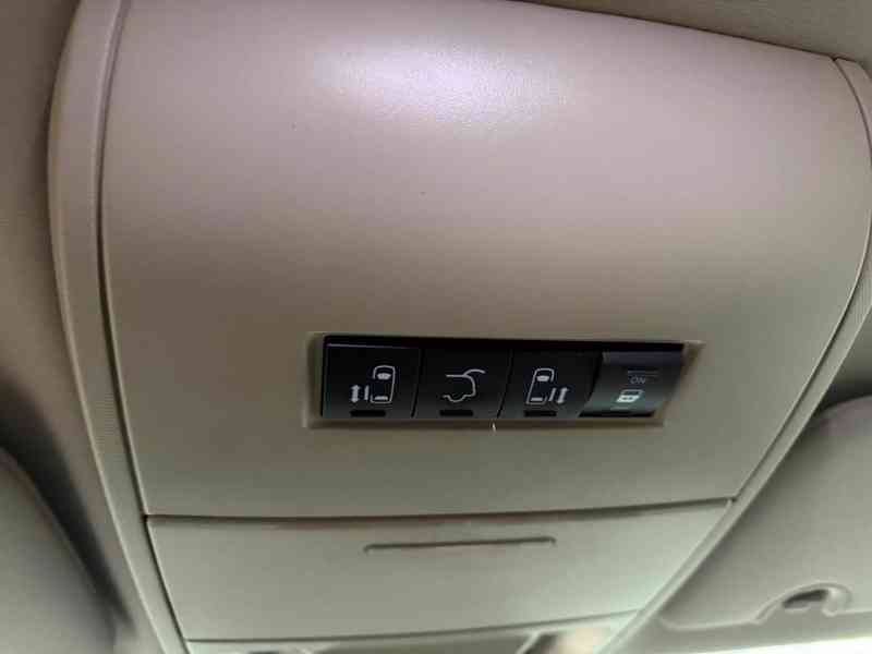 Chrysler Town Country 3,6 Pentastar 2x DVD Limited 2013 - foto 18