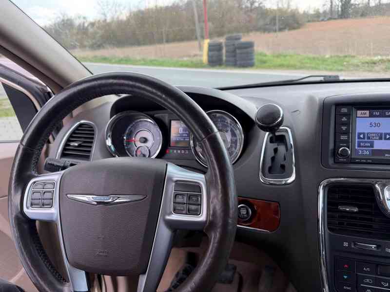 Chrysler Town Country 3,6 Pentastar 2x DVD Limited 2013 - foto 20