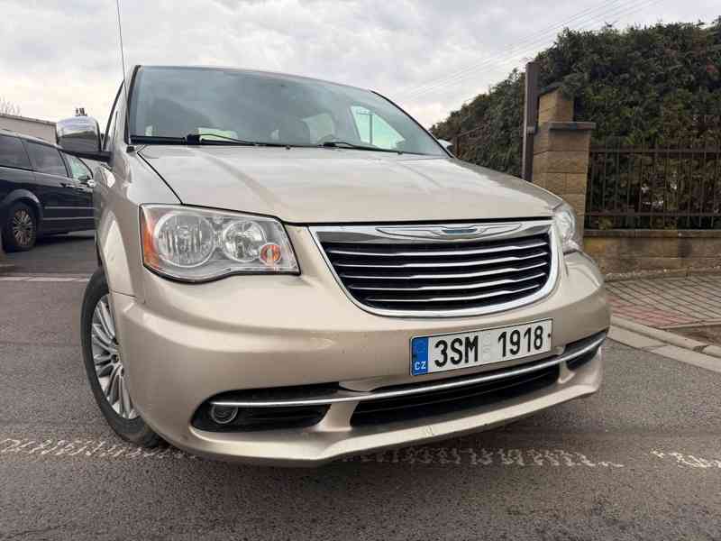 Chrysler Town Country 3,6 Pentastar 2x DVD Limited 2013 - foto 5