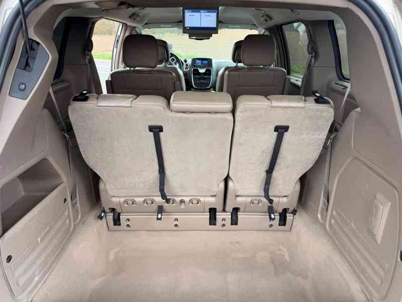 Chrysler Town Country 3,6 Pentastar 2x DVD Limited 2013 - foto 7
