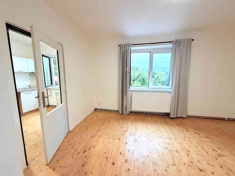 PRONÁJEM RODINNÉHO DOMU 2+1 SE ZAHRADOU V OBCI ROSICE - foto 12