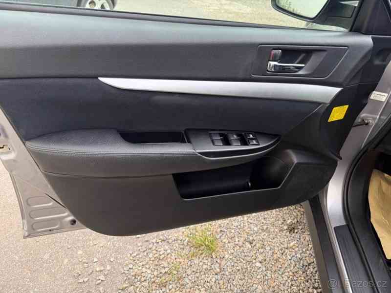 Subaru Outback 2,5   i MANUAL 4x4 Původ ČR - foto 17