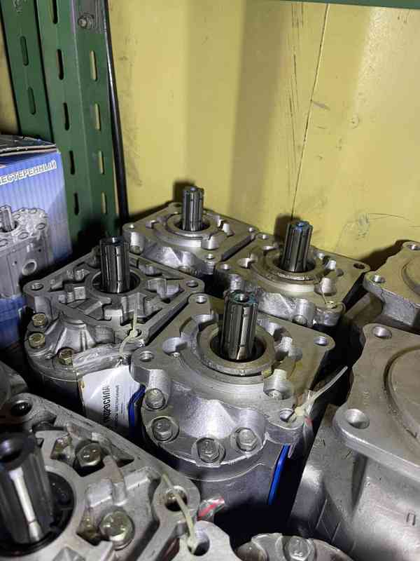 Nagradni dily traktor Belarus, bagr Belorus EO 2621, motory - foto 5