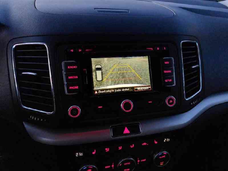 Seat Alhambra Style 2.0 TDI / KAMERA /WEBASTO / NAVIGACE  - foto 10