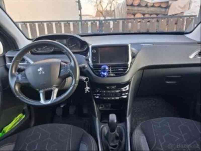 Peugeot 2008 1,2 - foto 8