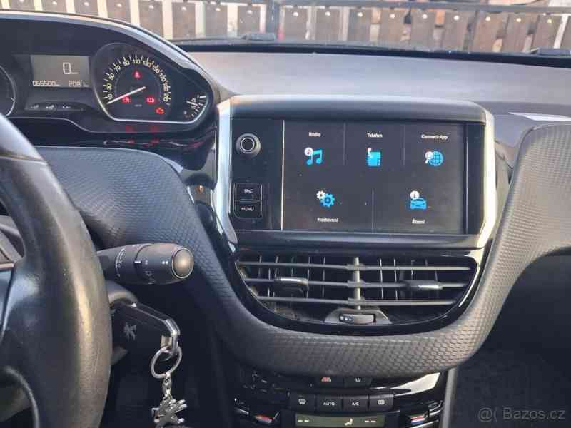 Peugeot 2008 1,2 - foto 12