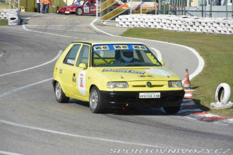 auto - foto 1