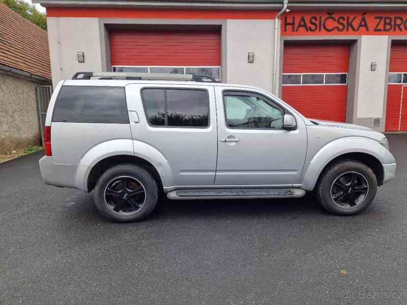 Nissan Pathfinder 2,5   Nissan Pathfinder DCi, 126kW - foto 6