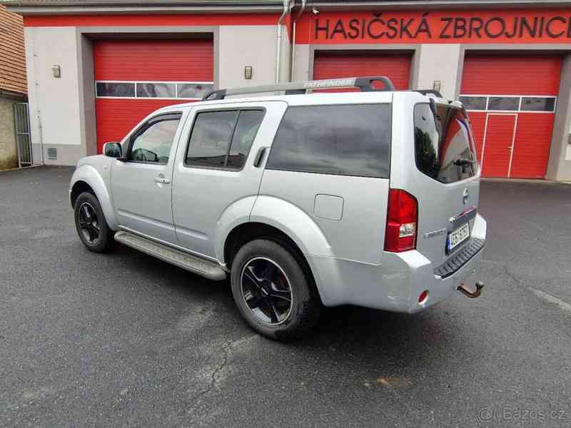 Nissan Pathfinder 2,5   Nissan Pathfinder DCi, 126kW - foto 9