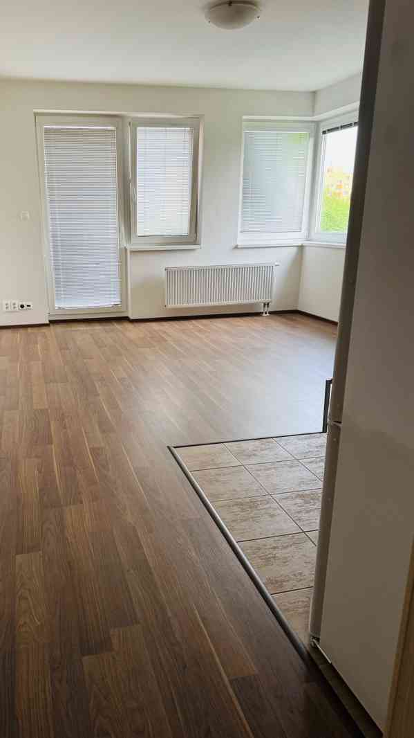 Pronájem novostavby bytu 1+kk v Olomouci bez poplatku RK - foto 3