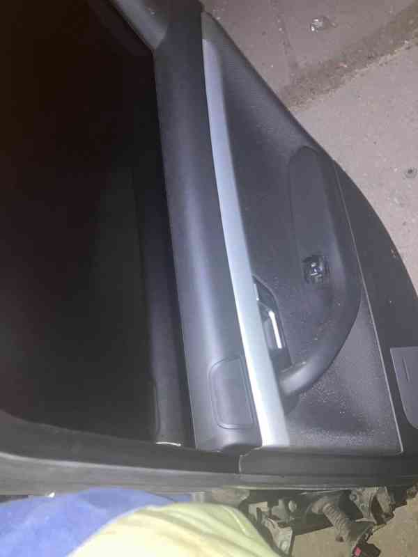 Audi A4 Avant B6 4X DVERE CERNE KOMPLETNI  - foto 2