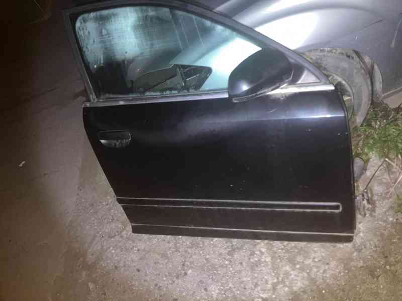Audi A4 Avant B6 4X DVERE CERNE KOMPLETNI  - foto 9