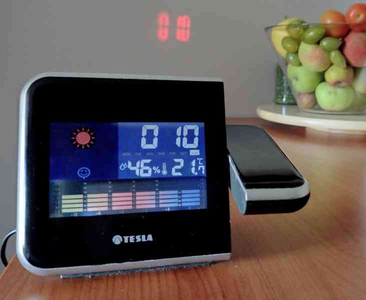 TESLA BMS2 meteorologická stanice s projekcí hodin - foto 3