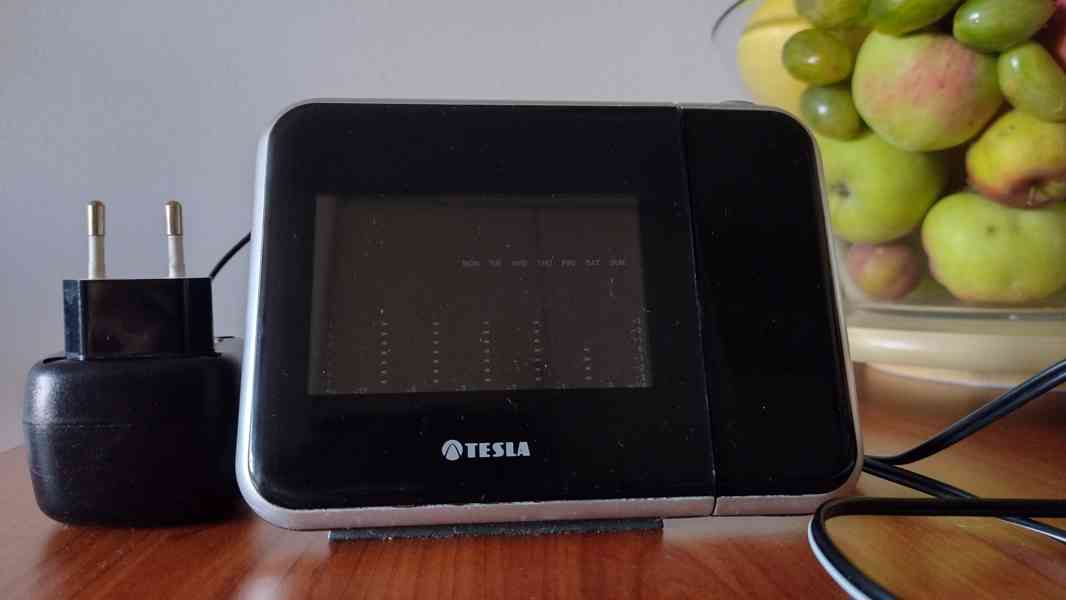 TESLA BMS2 meteorologická stanice s projekcí hodin - foto 2