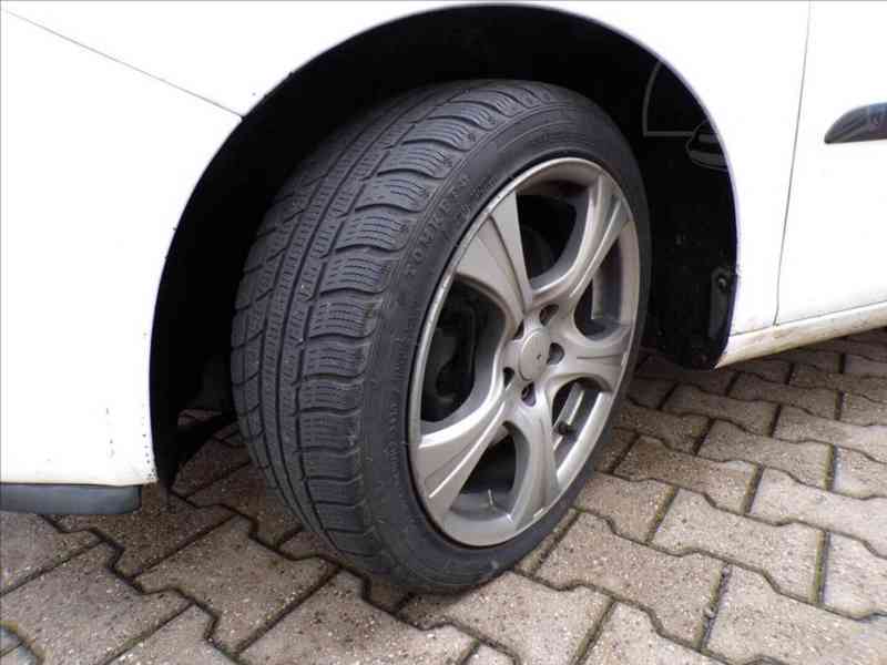 Škoda Roomster 1,4 TDI STYLE - foto 16