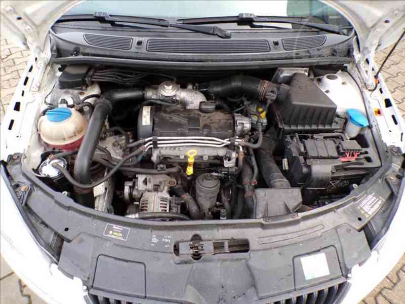 Škoda Roomster 1,4 TDI STYLE - foto 14