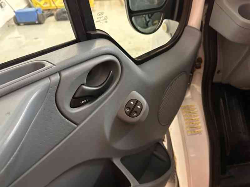 Ford Transit 9 míst	 - foto 6