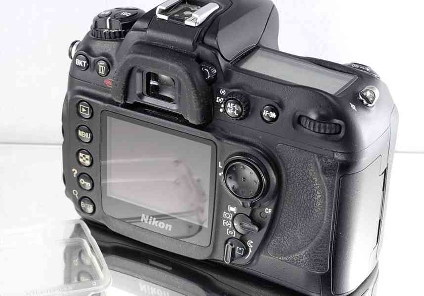 Nikon D200 **Poloprofesionál DSLR**8400 Exp. - foto 7
