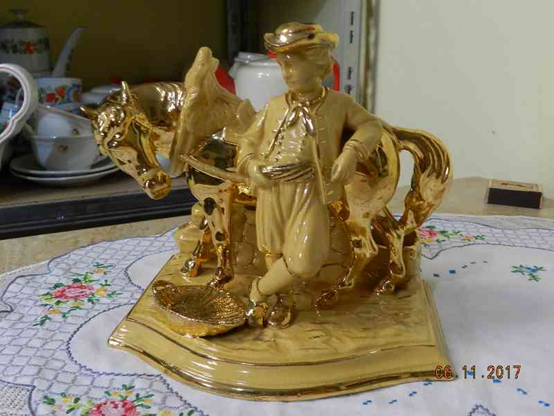 Majolika Stojan Doutníky Kůň Bloch Eichwald Dubí