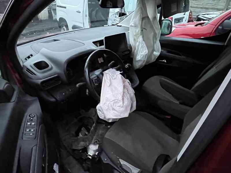 Citroen Berlingo xl 1.5hdi 96kw rok 2021 km 135tis - foto 8