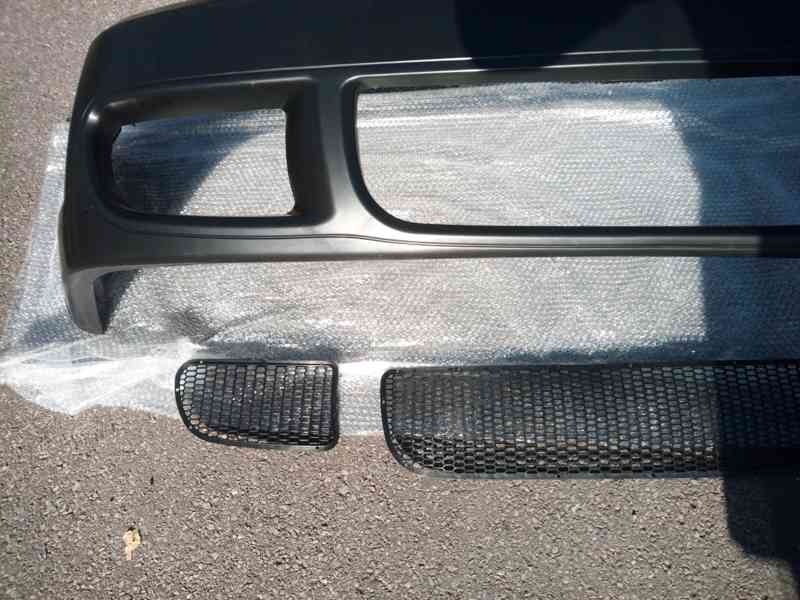 VW Golf 4 přední nárazník R32.. - foto 5