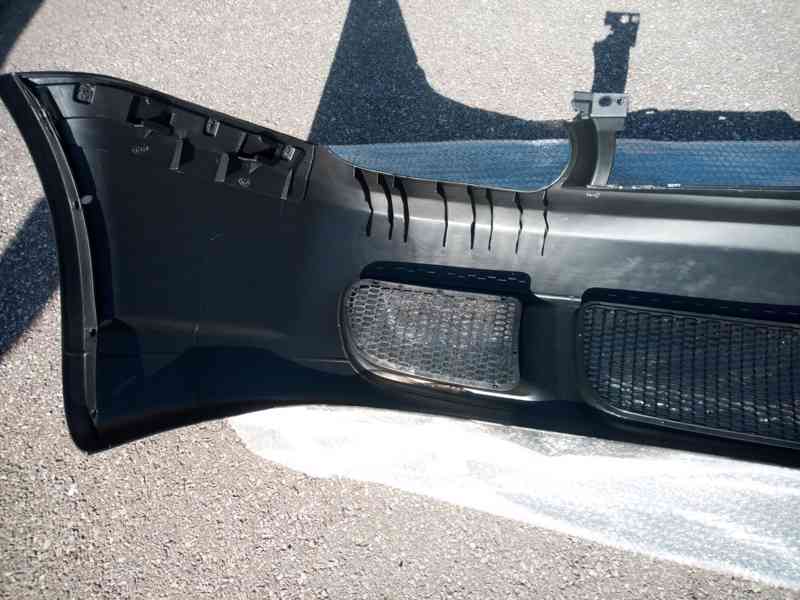 VW Golf 4 přední nárazník R32.. - foto 4