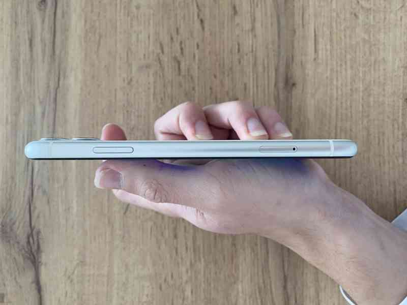 iPhone 11 64 GB - Perfektní stav - foto 3