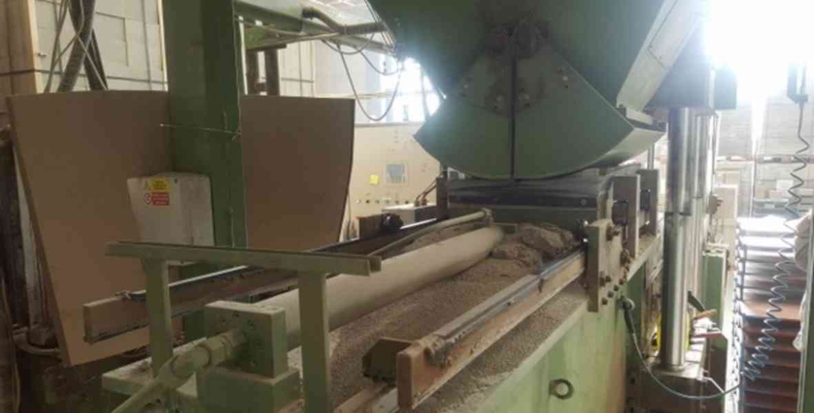 Čtyřsloupový hydr. lis pro lisování keramických materiálů  - foto 14