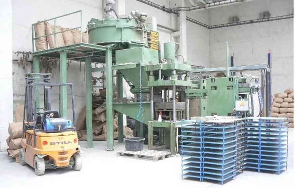 Čtyřsloupový hydr. lis pro lisování keramických materiálů  - foto 1