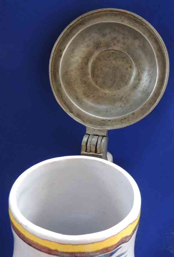 Korbel s cínovým víkem dekor Skákající koně kolem 1780-1820  - foto 5