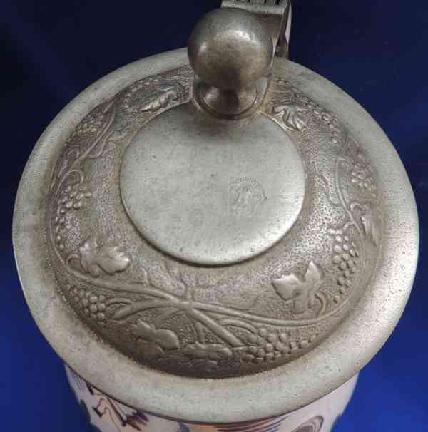 Korbel s cínovým víkem dekor Skákající koně kolem 1780-1820  - foto 3