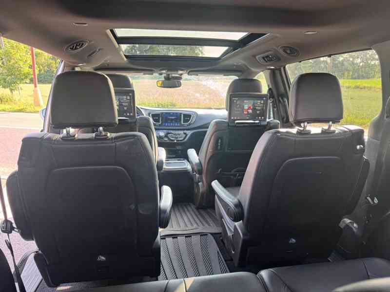 Chrysler Pacifica 3,6 S Sunroof Navi DVD LPG Limited 2019 - foto 8