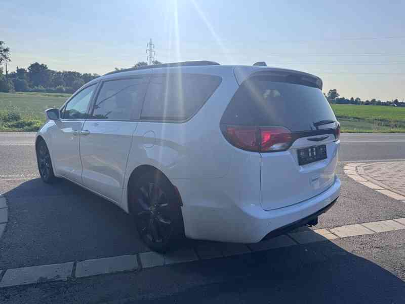 Chrysler Pacifica 3,6 S Sunroof Navi DVD LPG Limited 2019 - foto 3
