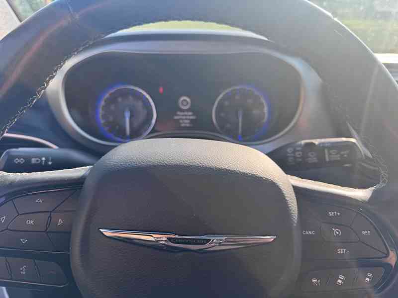Chrysler Pacifica 3,6 S Sunroof Navi DVD LPG Limited 2019 - foto 16