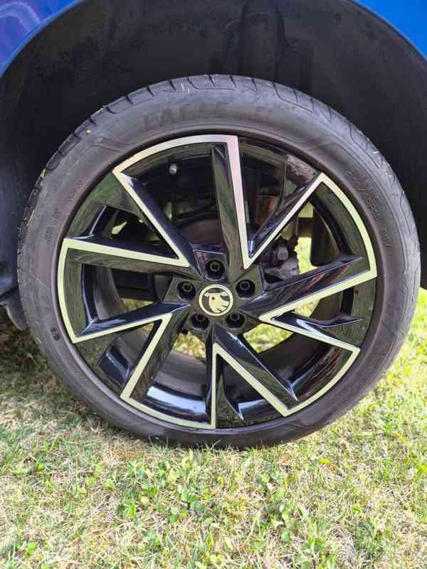 Škoda Kamiq 1,6   TDI DSG Monte Carlo - foto 15