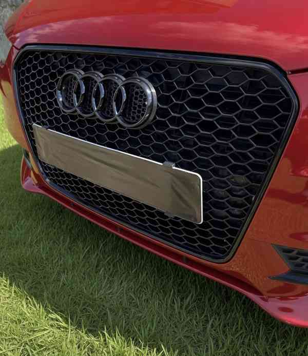 Audi drzak znaku Pro RS masku - foto 3