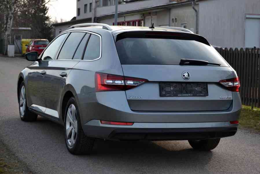 Škoda Superb 2.0 TDI 110kW Style+ DSG kombi - foto 2